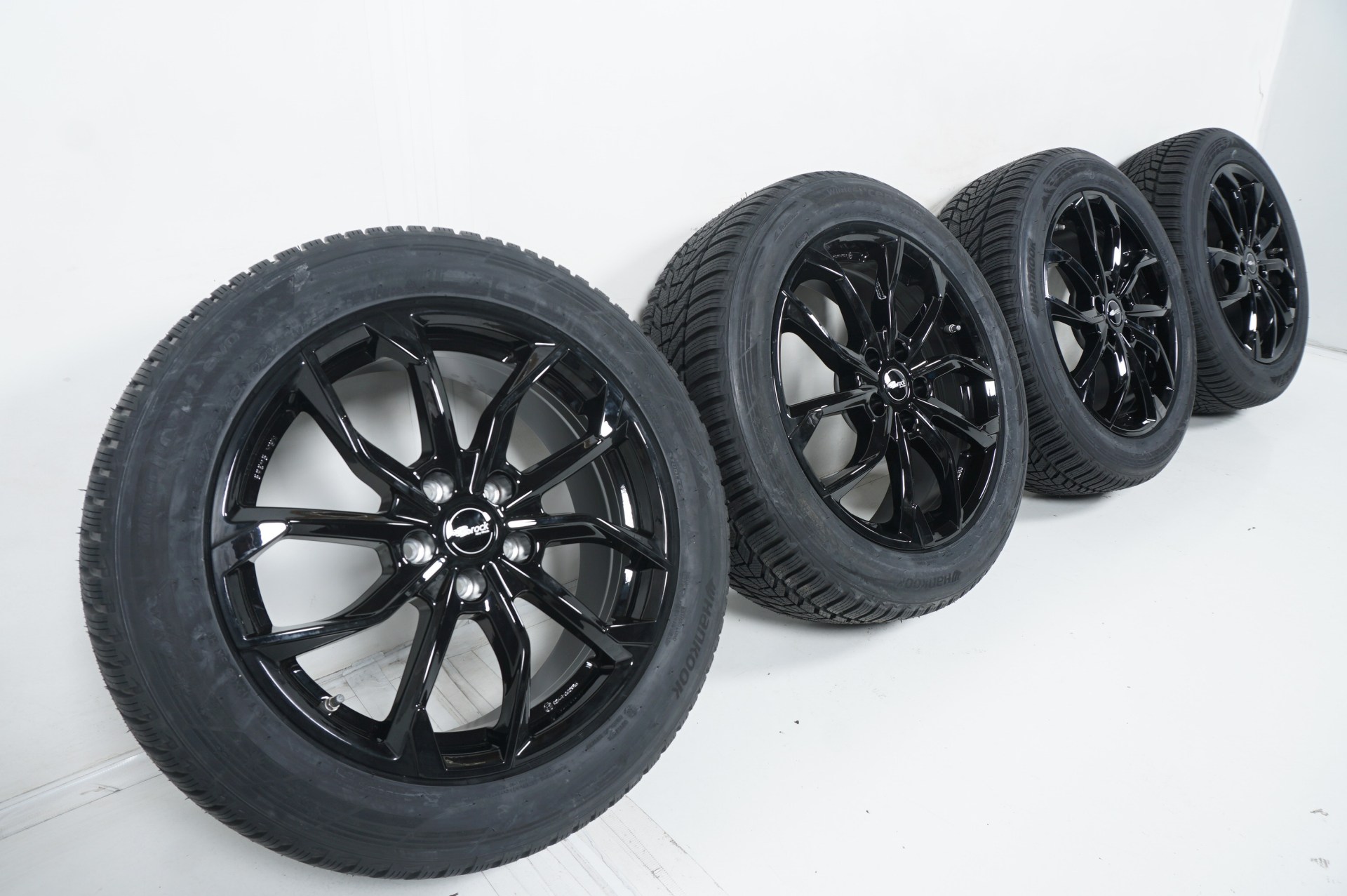4x Winter-Komplettrad 18 Zoll | BMW iX1 X1 U11 | RC-Design RC34 NEU