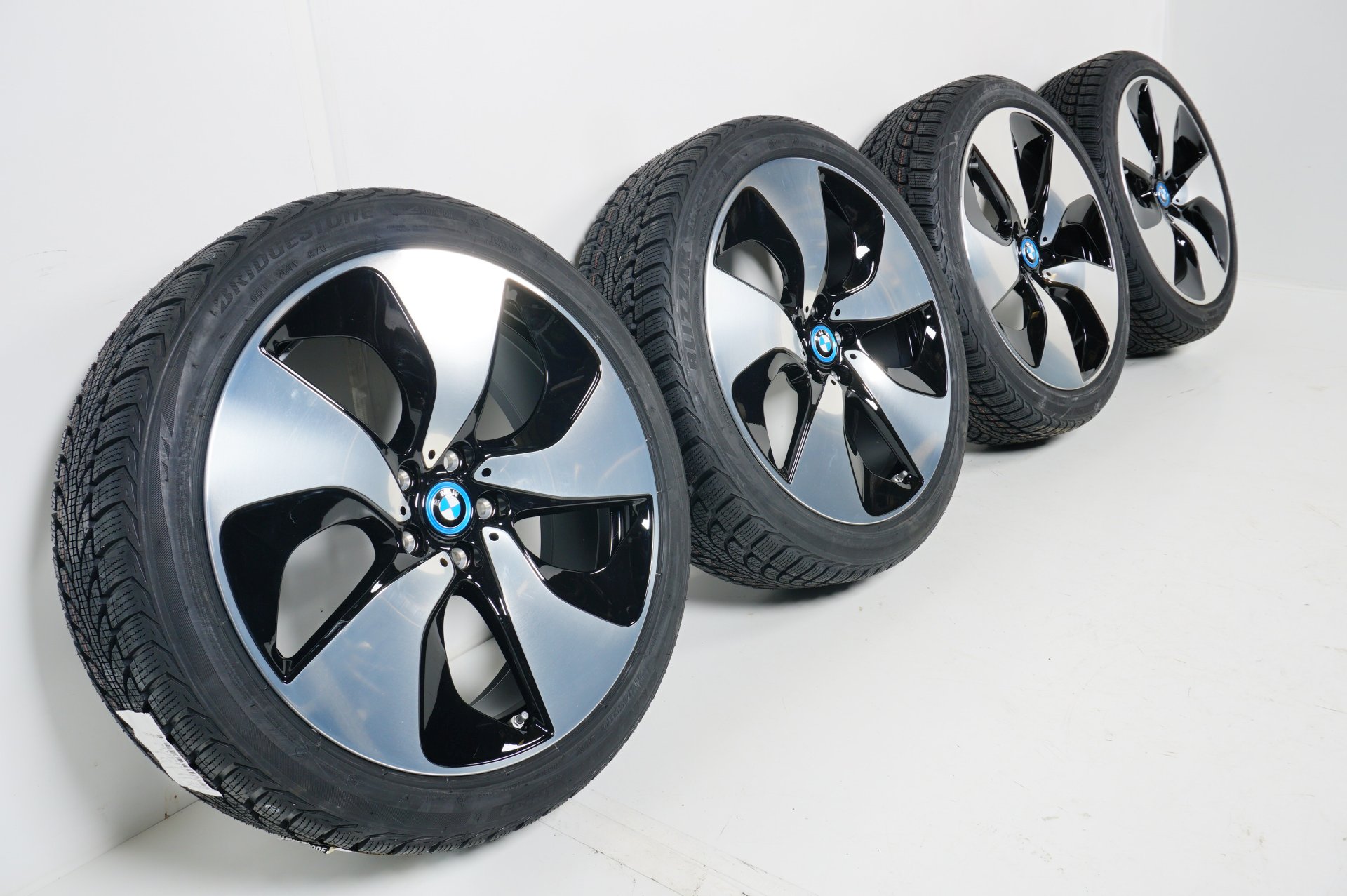 4x Winter-Komplettrad 20 Zoll | BMW i8 L12 L15 | 215/45 | Dezent TR Black NEU